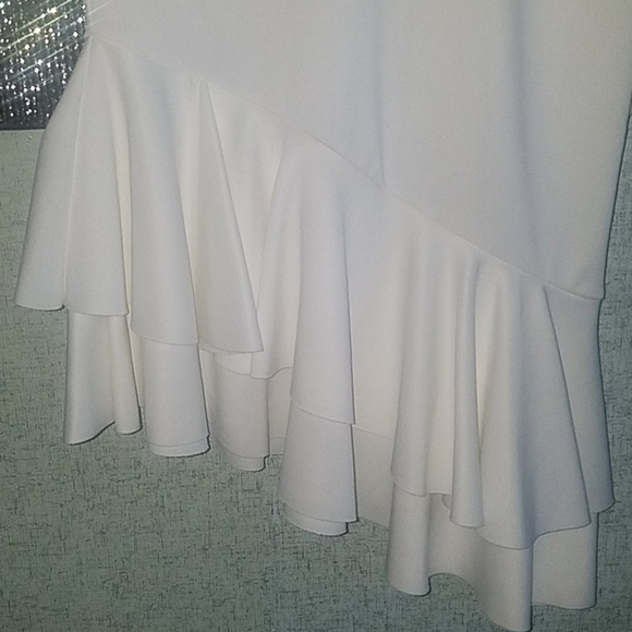 💙White ruffled skirt - Picture 2 of 2